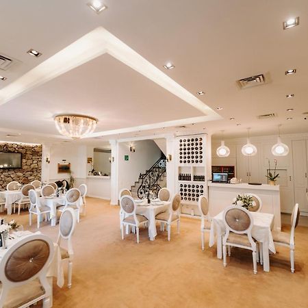 Golden Hotel Priştine Dış mekan fotoğraf