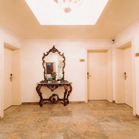 Golden Hotel Priştine Dış mekan fotoğraf