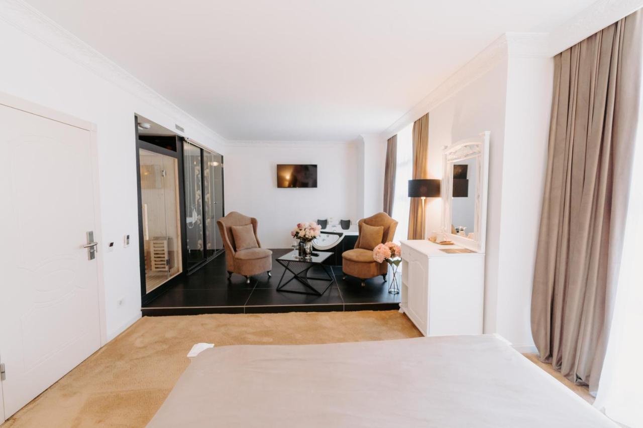 Golden Hotel Priştine Dış mekan fotoğraf