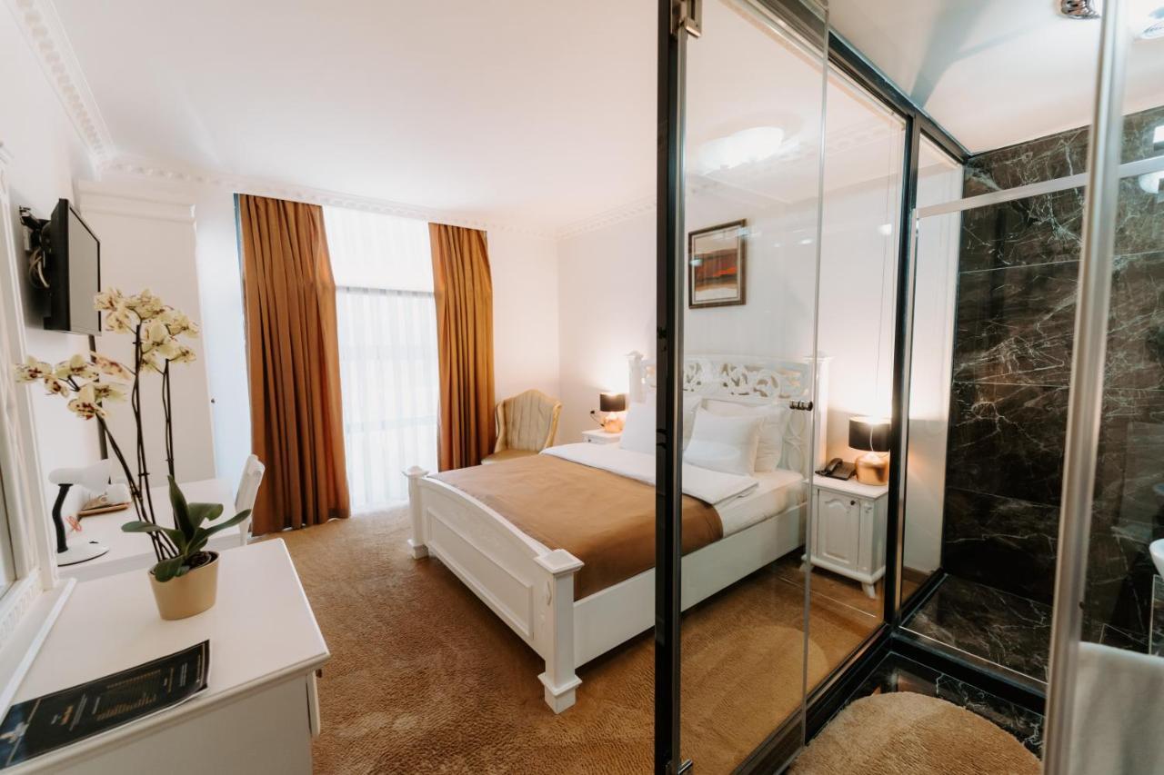 Golden Hotel Priştine Dış mekan fotoğraf