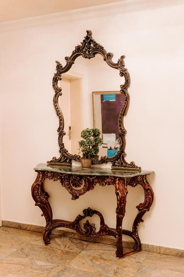 Golden Hotel Priştine Dış mekan fotoğraf