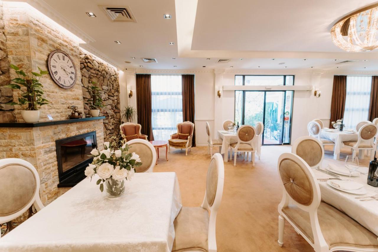Golden Hotel Priştine Dış mekan fotoğraf
